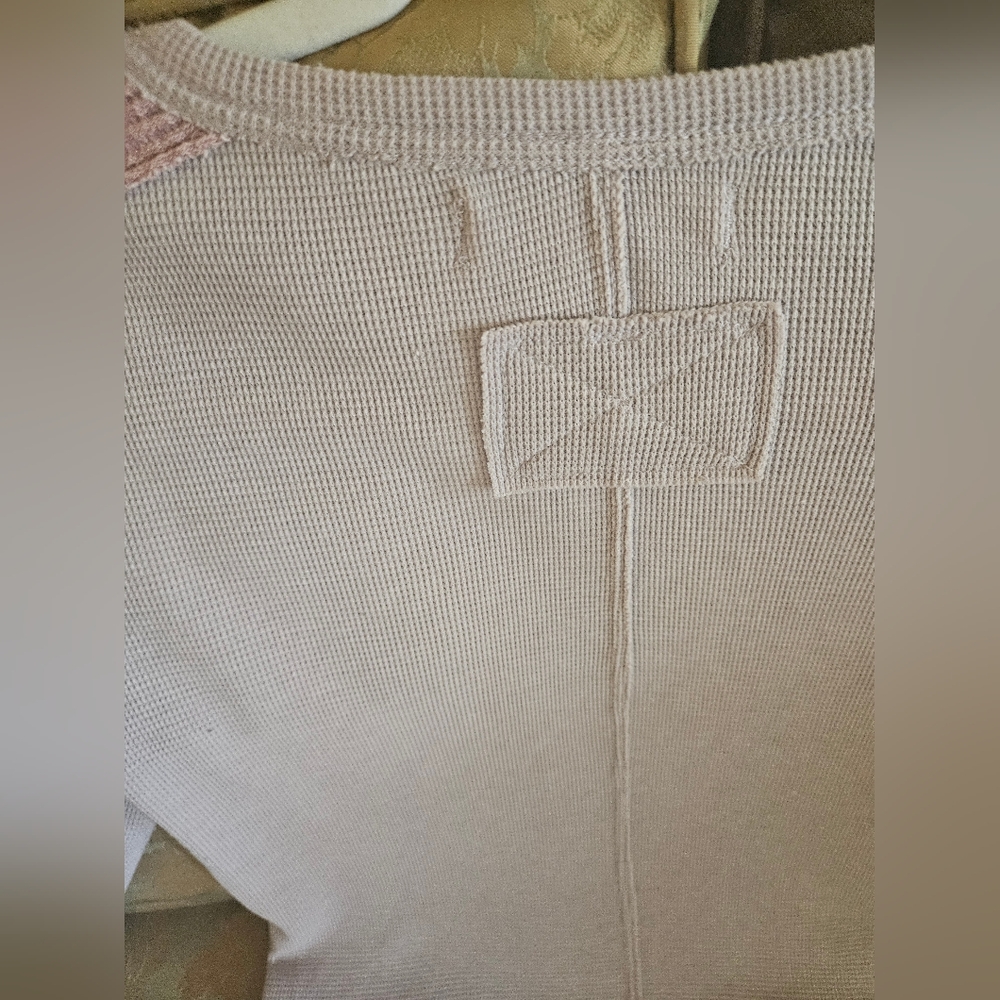 NWOT FREE PEOPLE We the Free Top Womens  Tasha Thermal PinkTwo Tone Snap Cuffs - Picture 5 of 10